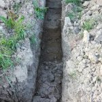 trincea per mettere rete del pollaio
